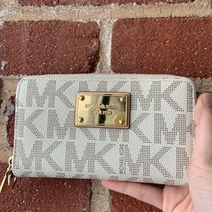 Michael Kors Monogram Wallet
